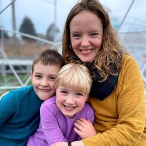 Meet your Posher, Elise